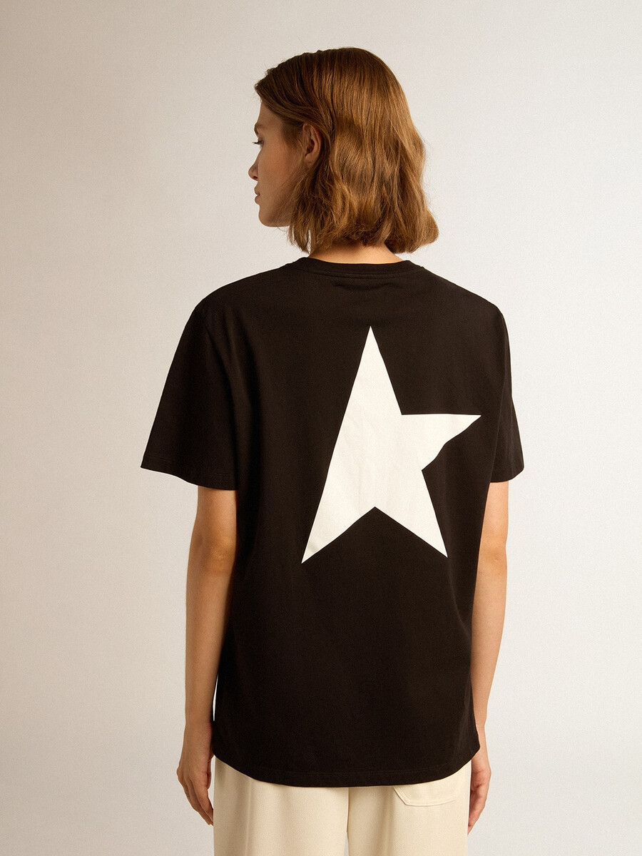 対照的な白いロゴと星が特徴のブラックスターコレクションtシャツ