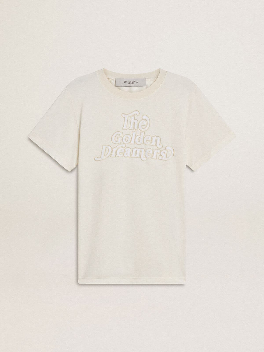 フロントにプリントが入ったレディースの白いtシャツ