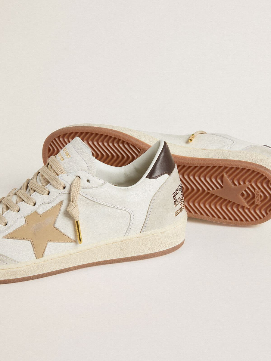 ベージュの星とブラックのヒールタブが付いたレディース ボール スター ltd