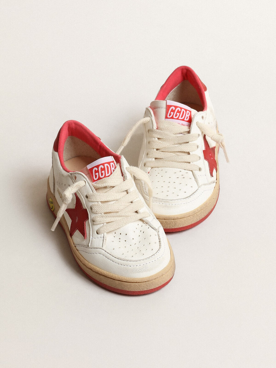 ナッパレザーのボール スター ジュニアにレッド レザーのスターとヒールタブをあしらった
