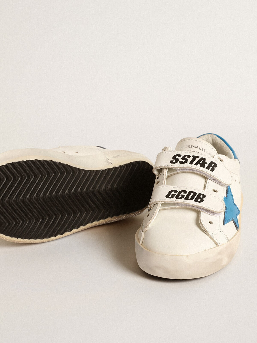 ライトブルーの星とヒールタブが付いたレザーのオールドスクールティーン