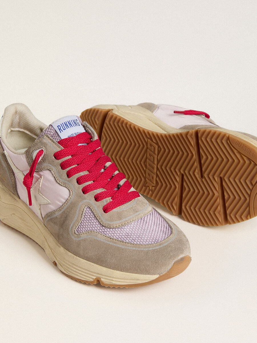 ピンクのナイロンに白いレザーのスターが付いたランニングソールltd