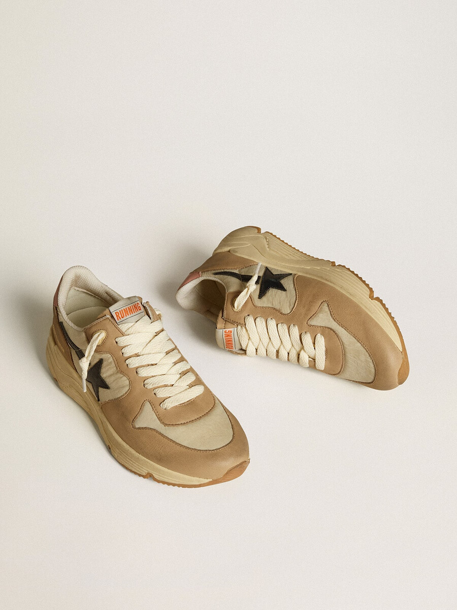 ナイロンとヌバックのランニングソールltd、レザースターとヒールタブ付き