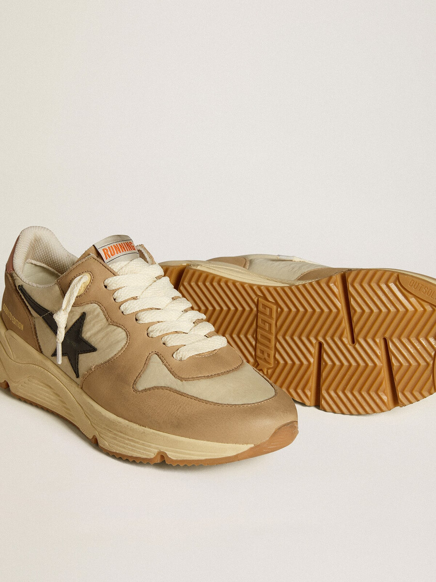 ナイロンとヌバックのランニングソールltd、レザースターとヒールタブ付き