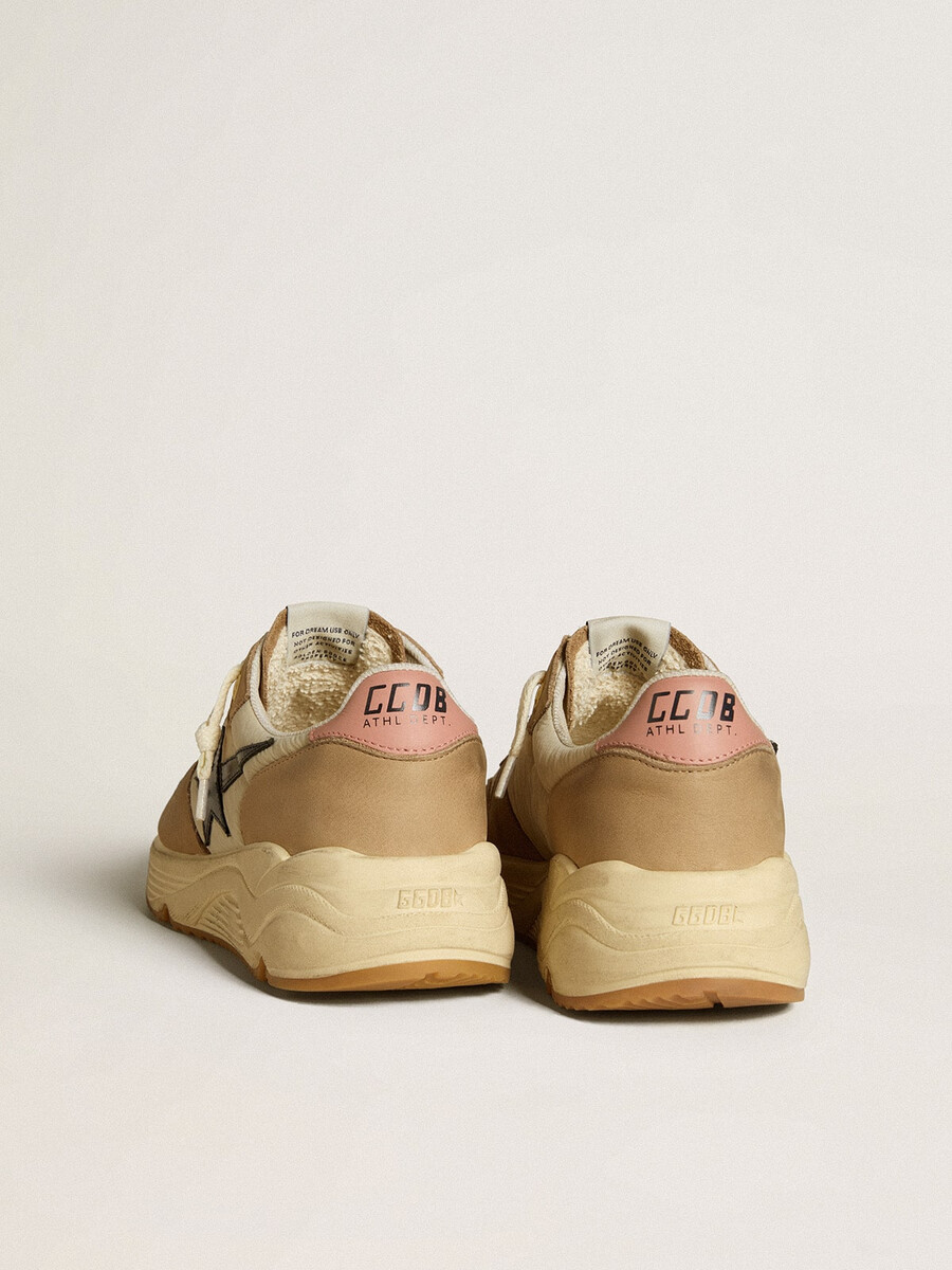 ナイロンとヌバックのランニングソールltd、レザースターとヒールタブ付き