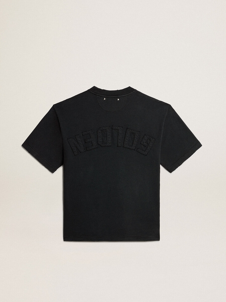 背面にリバースロゴが入ったウォッシュドブラックのtシャツ - ジャージーカプセル
